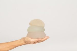 Seios Perfeitos, Tecnologia de Ponta: As Últimas Tendências em Implantes de Silicone